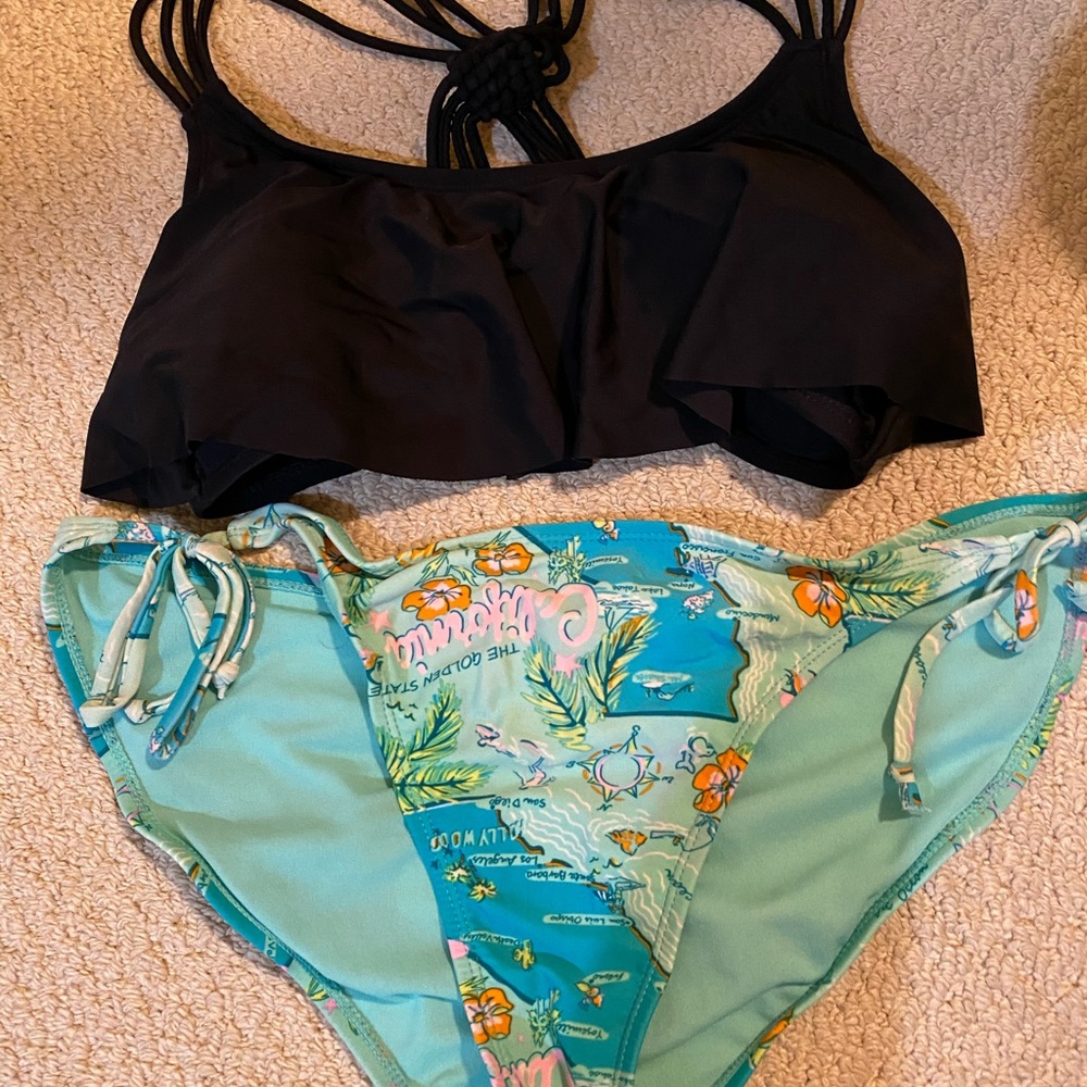 Top and bottom bikini !